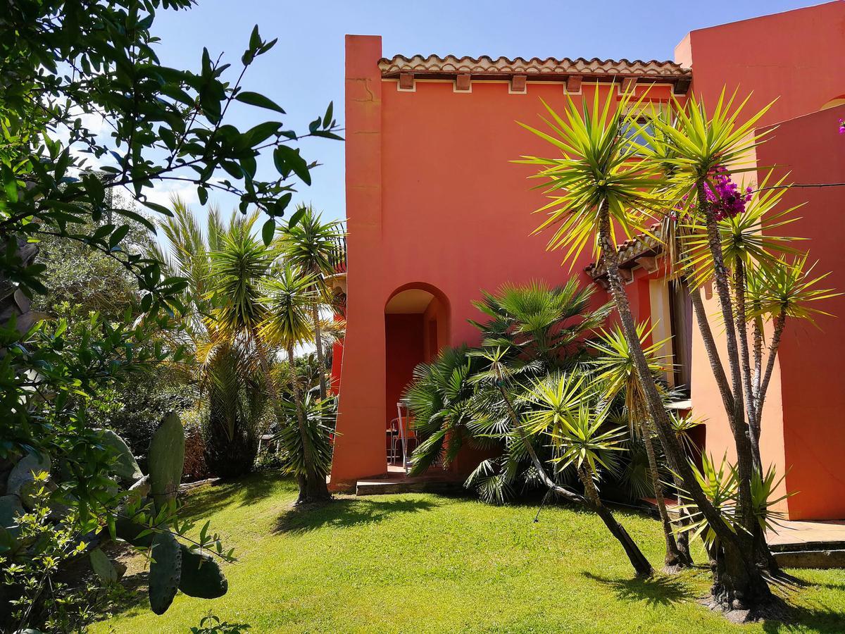 Hotel Il Vecchio Mulino Àrbatax Esterno foto